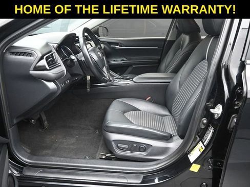 Used 2019 Toyota Camry SE image 14