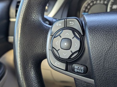 Used 2014 Toyota Camry LE image 22