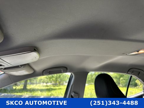 Used 2021 Toyota Camry SE image 26