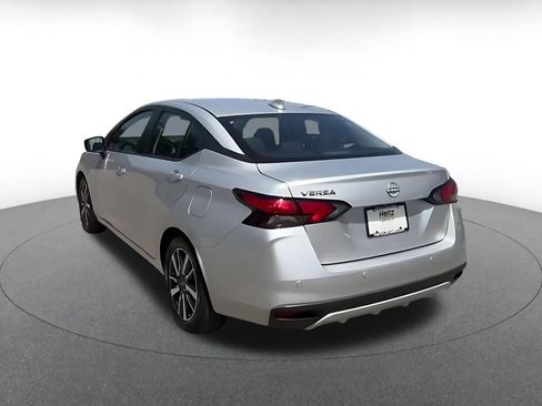 Used 2025 Nissan Versa SV FWD image 11