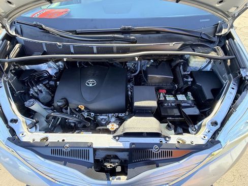 Used 2017 Toyota Sienna LE FWD image 30
