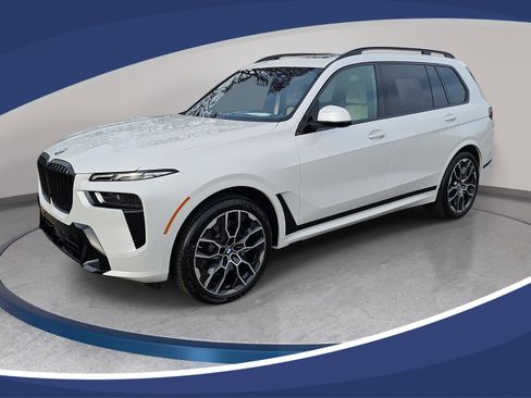 New 2026 BMW X7 xDrive40i w/ M Sport Package AWD/4WD image 1