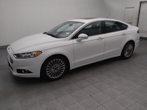 Used 2016 Ford Fusion Titanium FWD image 2