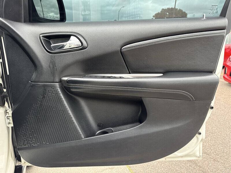 Used 2020 Dodge Journey Crossroad FWD image 24