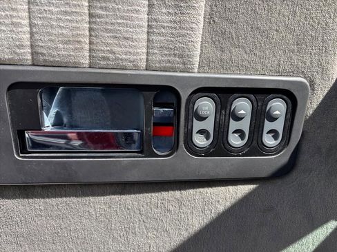 Used 1993 Chevrolet Silverado 1500 2WD Regular Cab image 19