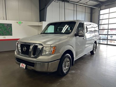 Used 2017 Nissan NV 3500 SV RWD image 7