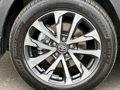Used 2024 Toyota Corolla Cross XLE w/ Convenience Package AWD/4WD image 26