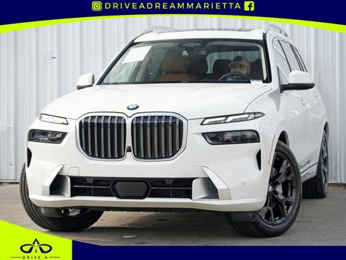Used 2023 BMW X7 xDrive40i w/ Premium Package image 1
