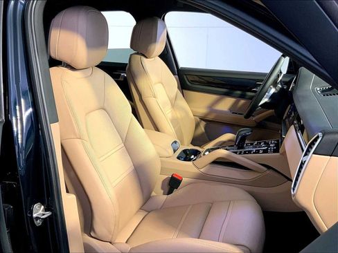 Certified 2023 Porsche Cayenne image 18