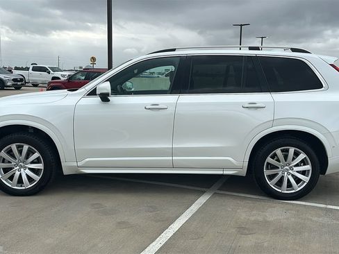 Used 2018 Volvo XC90 T6 Momentum w/ Convenience Package image 10