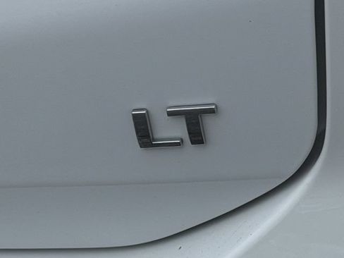 Used 2022 Chevrolet Equinox LT FWD image 11