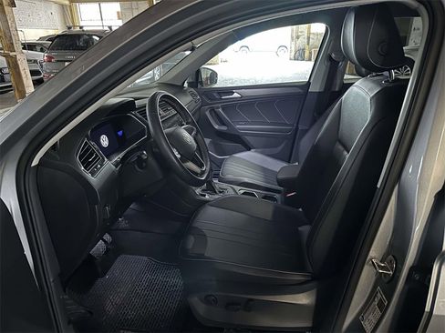 Used 2022 Volkswagen Tiguan SE image 13