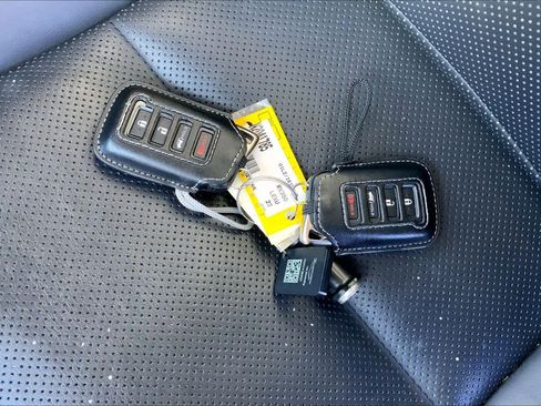 Used 2022 Lexus RX 350L Premium w/ Premium Package image 15