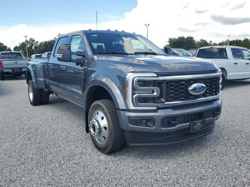 New 2026 Ford F450 Platinum w/ FX4 Off-Road Package image 2