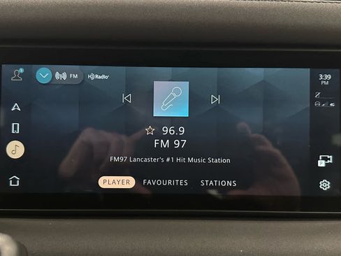 Used 2023 Land Rover Defender 110 X-Dynamic SE image 33