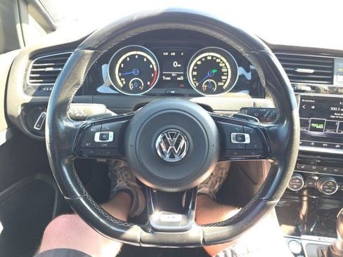 Used 2016 Volkswagen Golf 4-Door AWD/4WD image 17