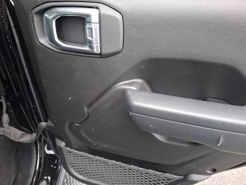 Used 2022 Jeep Wrangler Unlimited Sport image 14