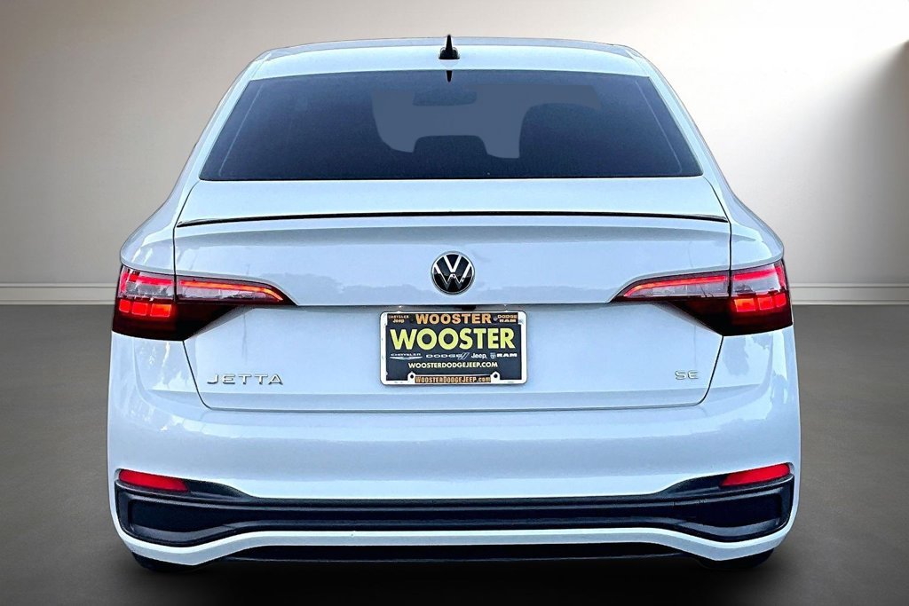 Used 2023 Volkswagen Jetta SE FWD image 6