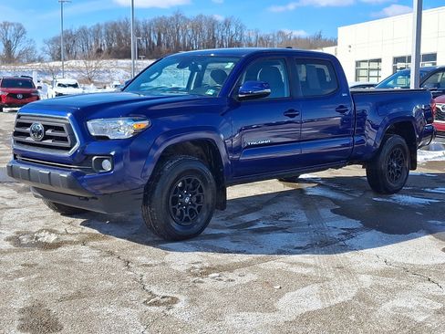 Used 2022 Toyota Tacoma image 3
