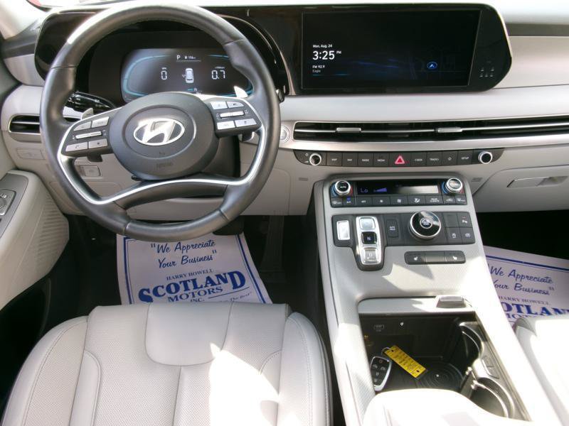 Used 2025 Hyundai Palisade SEL FWD image 12