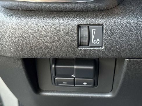 Used 2024 GMC Canyon Elevation w/ Convenience Package image 43