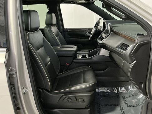 Used 2023 Chevrolet Suburban Premier w/ Premium Package image 28