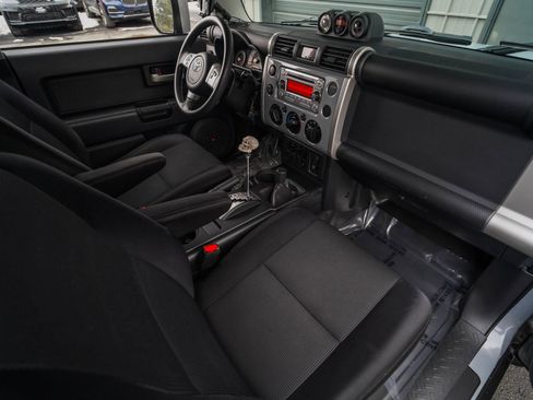 Used 2014 Toyota FJ Cruiser 4WD w/ Convenience Package image 23