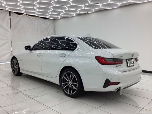 Used 2021 BMW 330e xDrive w/ Convenience Package AWD/4WD image 12