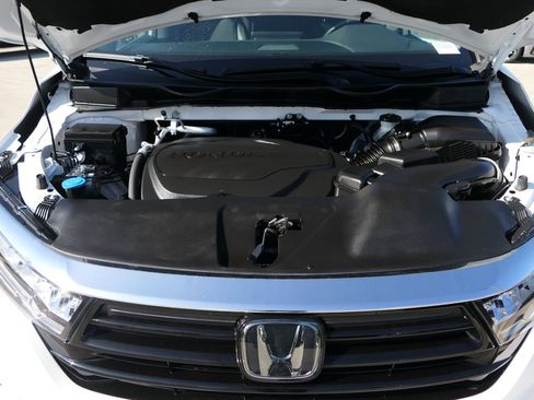 Used 2024 Honda Odyssey Touring image 35