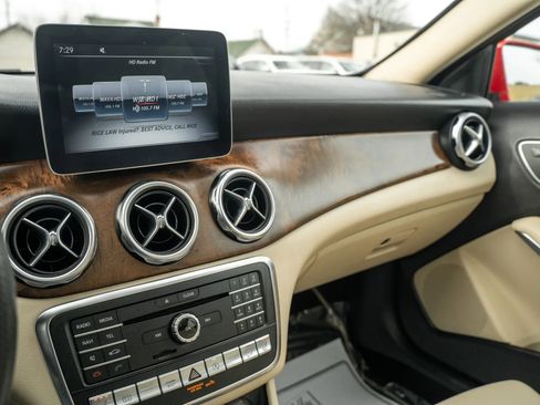 Used 2018 Mercedes-Benz GLA 250 4MATIC image 23