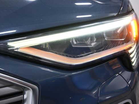 Used 2020 Audi e-tron Prestige w/ Prestige Package image 36