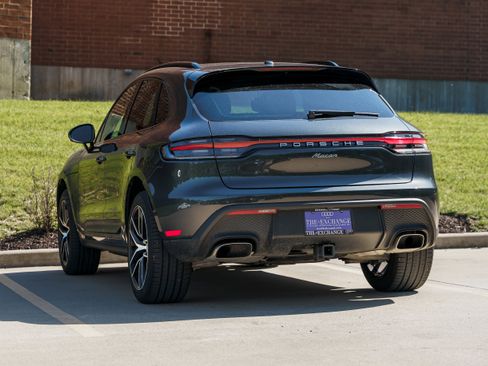 Used 2023 Porsche Macan Turbo AWD/4WD image 5