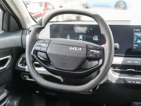 Certified 2025 Kia K4 FWD image 17