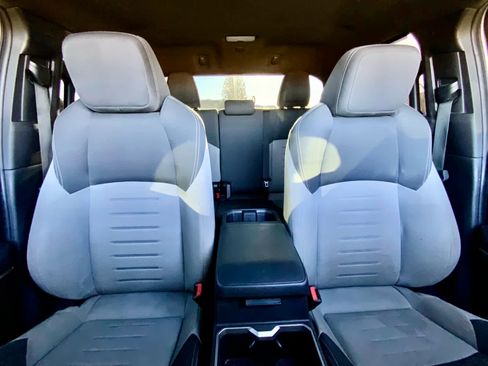 Used 2024 Toyota Tacoma TRD Off-Road image 32