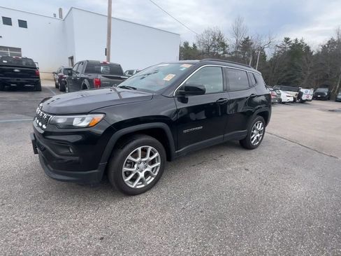 Used 2024 Jeep Compass Latitude AWD/4WD image 14