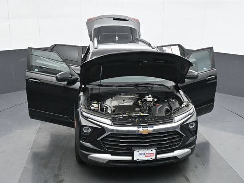Used 2025 Chevrolet TrailBlazer LT FWD image 34