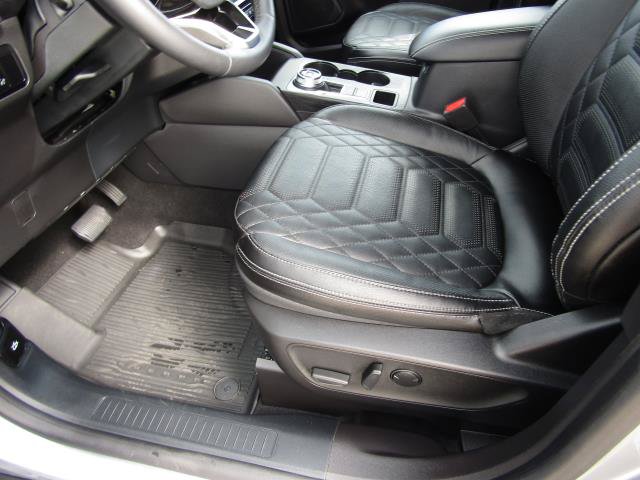 Used 2024 Ford Escape Platinum w/ Premium Technology Package AWD/4WD image 17