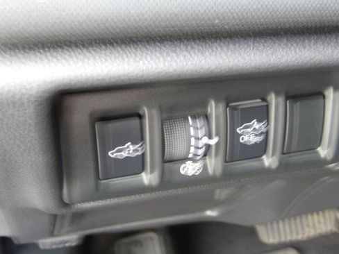Used 2022 Subaru Outback Premium AWD/4WD image 17