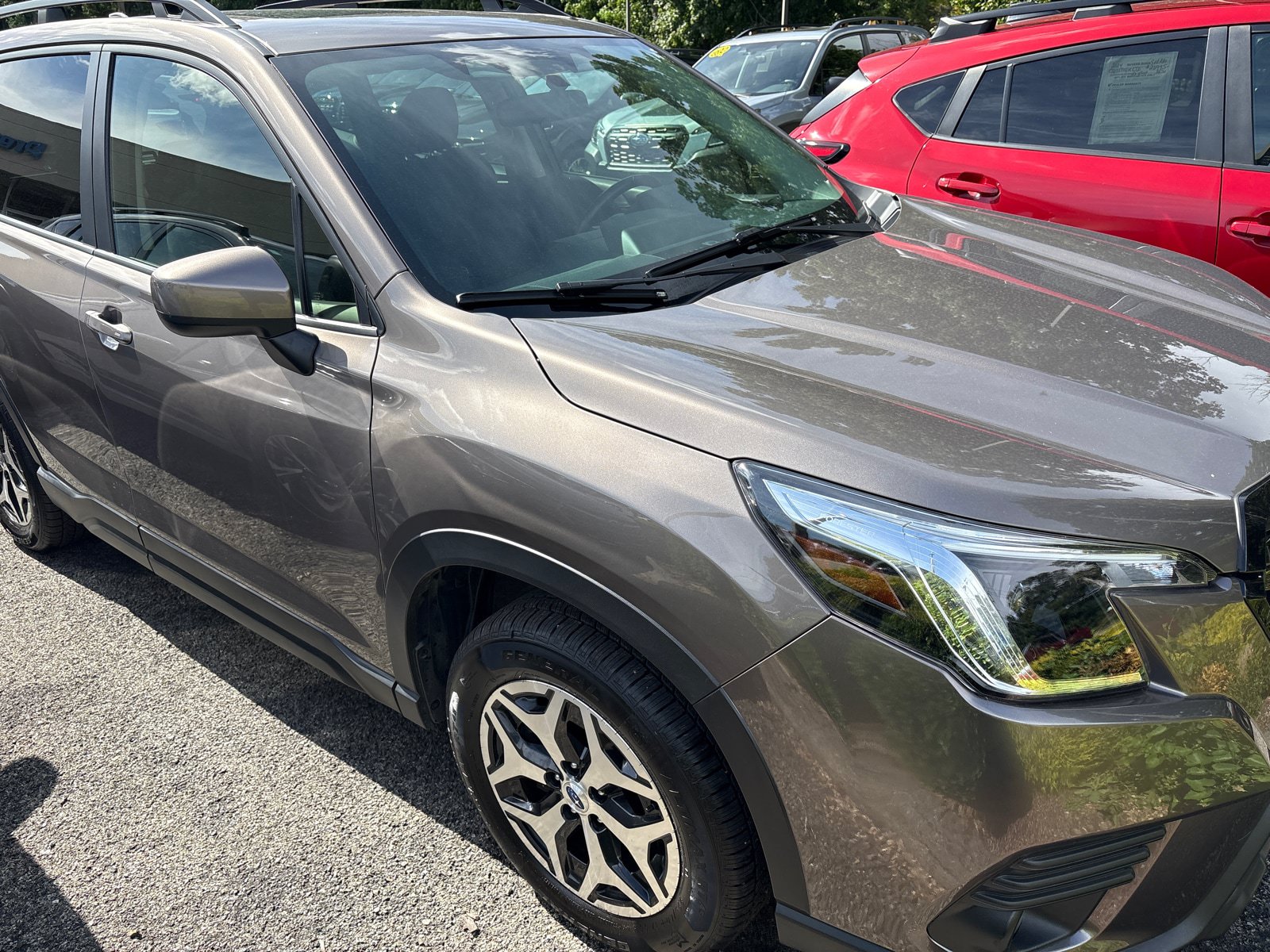 Used 2023 Subaru Forester Premium AWD/4WD image 1