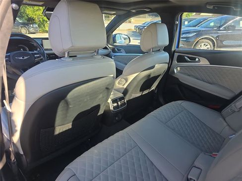 Used 2023 Genesis G70 3.3T w/ Sport Prestige Package image 8