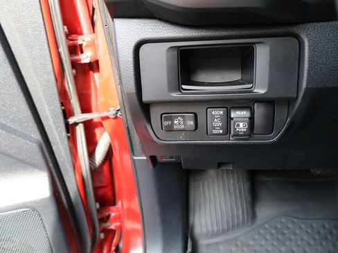 Used 2017 Toyota Tacoma TRD Sport w/ Tow Package AWD/4WD image 27