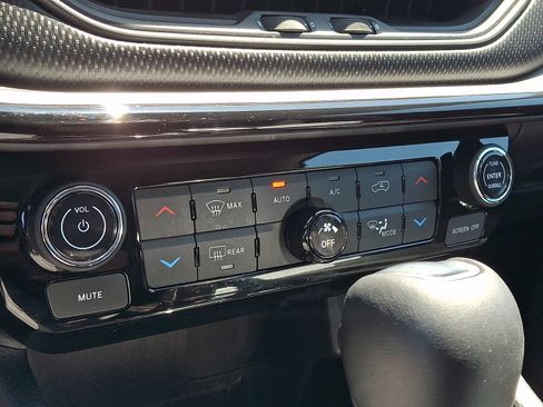 Used 2022 Jeep Compass Trailhawk w/ Trailhawk Convenience Group AWD/4WD image 15