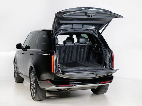 Used 2023 Land Rover Range Rover SE image 31