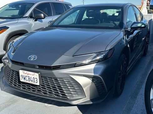 Used 2026 Toyota Camry SE w/ Convenience Package FWD image 1