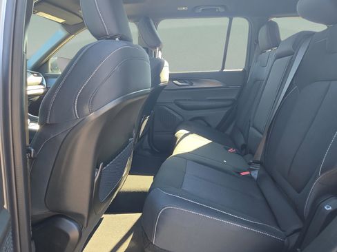 New 2025 Jeep Grand Cherokee Laredo X image 18