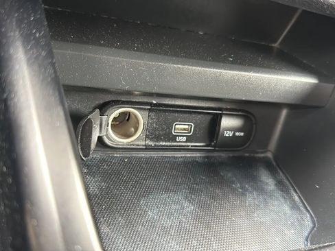 Used 2020 Kia Soul LX FWD image 19