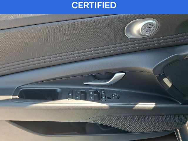 Certified 2025 Hyundai Elantra SEL FWD image 11