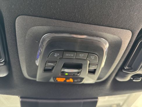 Certified 2024 Toyota Corolla Cross SE image 33