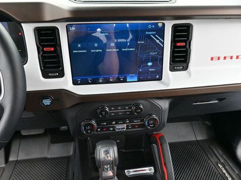 Used 2024 Ford Bronco Heritage Edition image 22