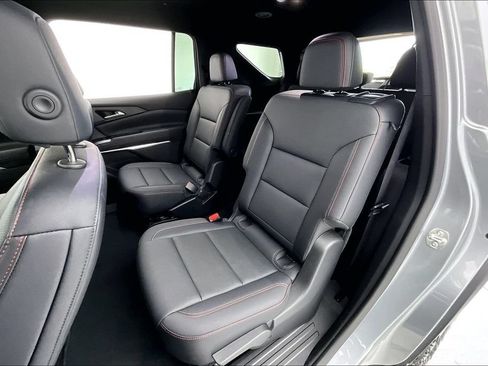 Used 2025 Chevrolet Traverse Z71 AWD/4WD image 32